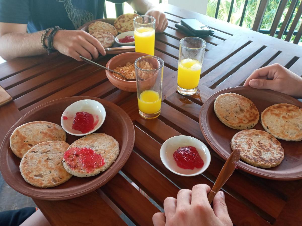 One More Night Hostel Sigiriya Ngoại thất bức ảnh