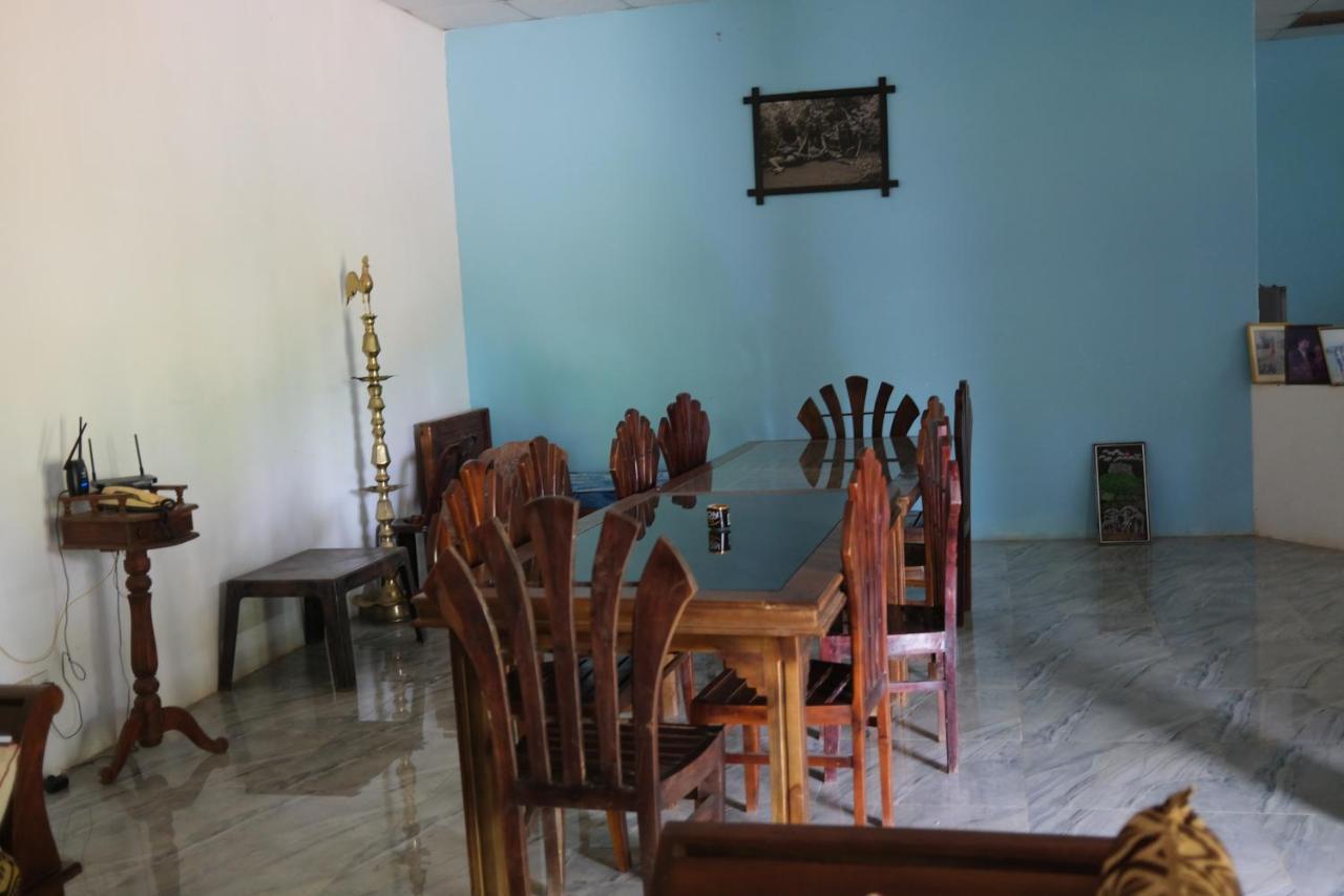 One More Night Hostel Sigiriya Ngoại thất bức ảnh